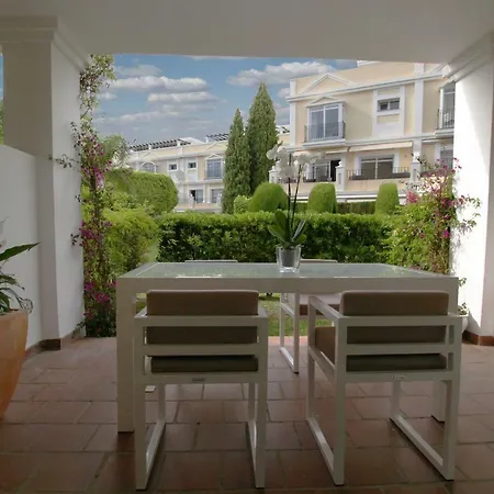 Spacious 2 Bed Duplex In Aloha Gardens Close To Puerto Banus