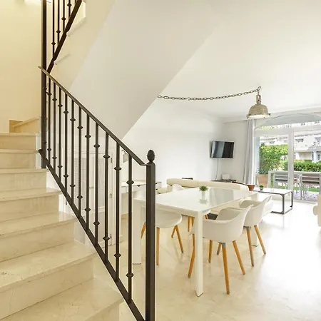 Apartment Spacious 2 Bed Duplex In Aloha Gardens Close To Puerto Banus