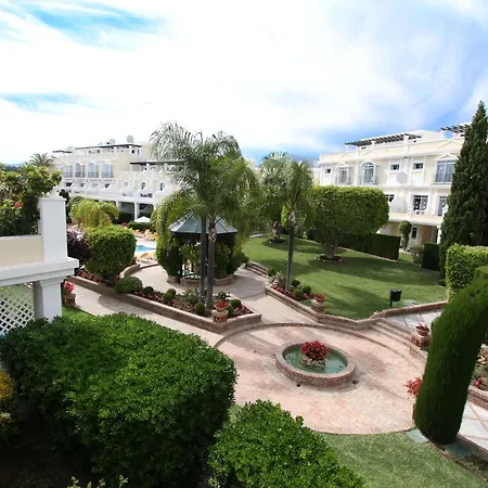 Apartment Spacious 2 Bed Duplex In Aloha Gardens Close To Puerto Banus