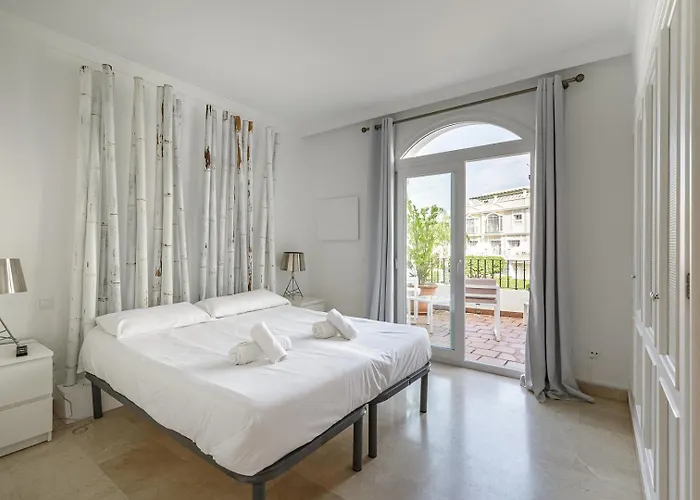דירה Spacious 2 Bed Duplex In Aloha Gardens Close To Puerto Banus *
