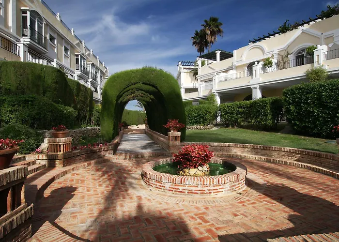 Апартаменты Spacious 2 Bed Duplex In Aloha Gardens Close To Puerto Banus