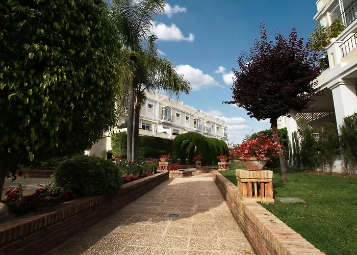 Апартаменты Spacious 2 Bed Duplex In Aloha Gardens Close To Puerto Banus