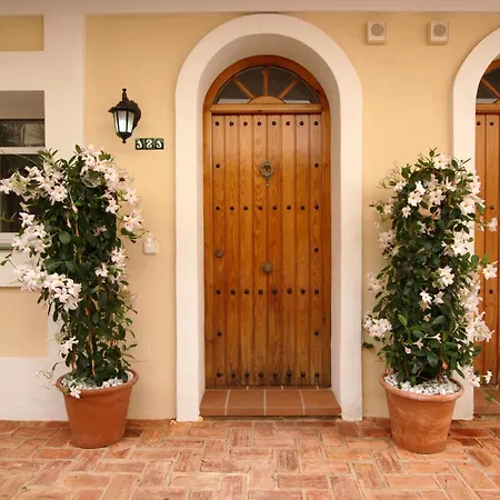 아파트 Spacious 2 Bed Duplex In Aloha Gardens Close To Puerto Banus *