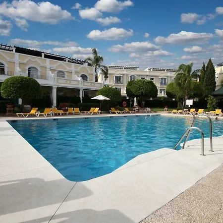 Spacious 2 Bed Duplex In Aloha Gardens Close To Puerto Banus 아파트 마르베야