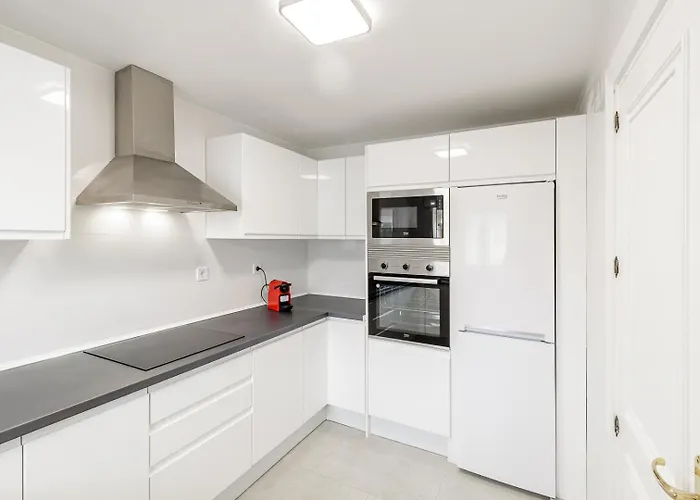 Spacious 2 Bed Duplex In Aloha Gardens Close To Puerto Banus